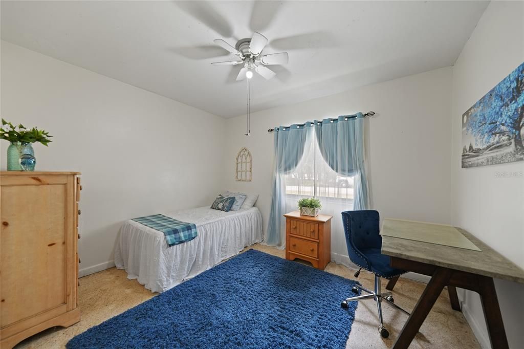 Active With Contract: $170,000 (3 beds, 1 baths, 1422 Square Feet)