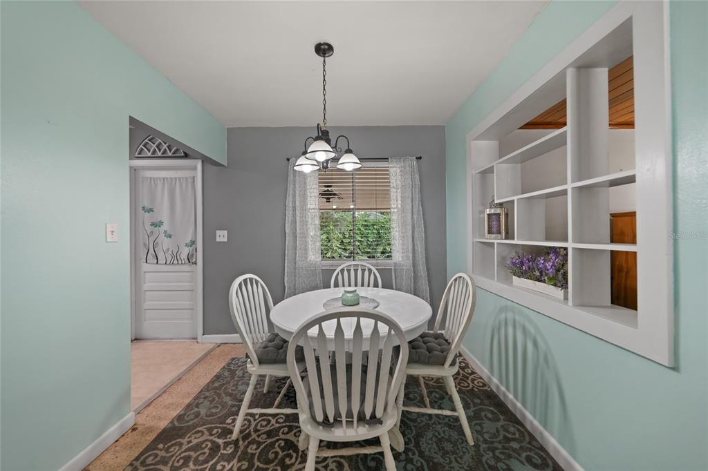 Active With Contract: $170,000 (3 beds, 1 baths, 1422 Square Feet)