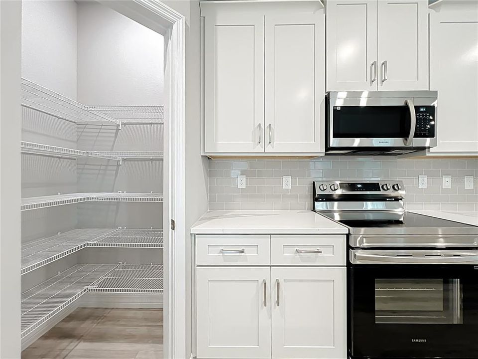 For Sale: $348,000 (4 beds, 3 baths, 1990 Square Feet)