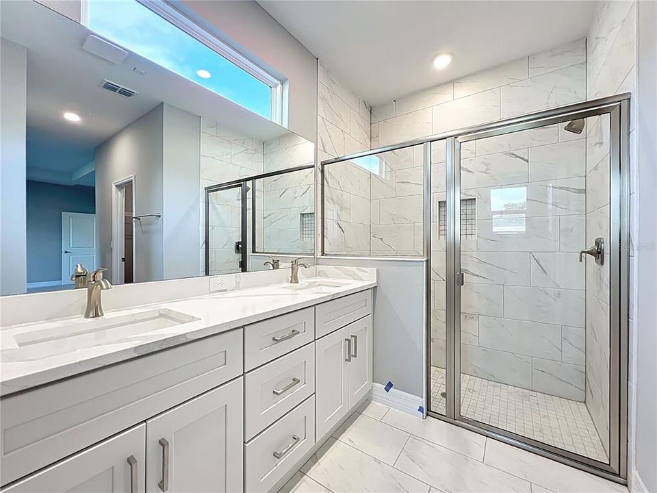 For Sale: $348,000 (4 beds, 3 baths, 1990 Square Feet)