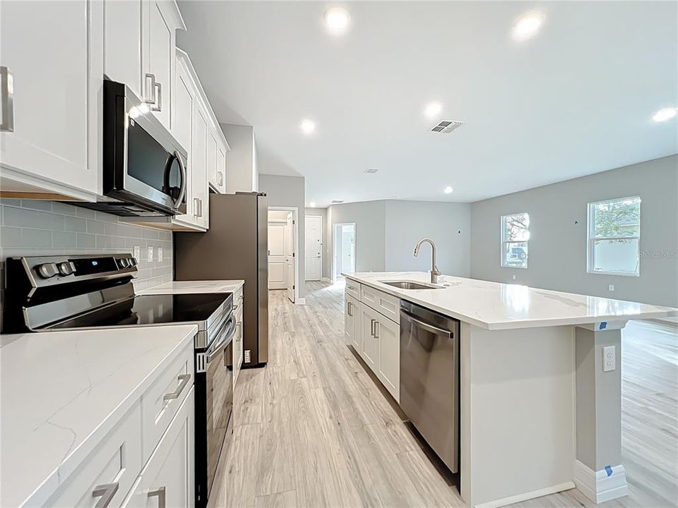 For Sale: $348,000 (4 beds, 3 baths, 1990 Square Feet)