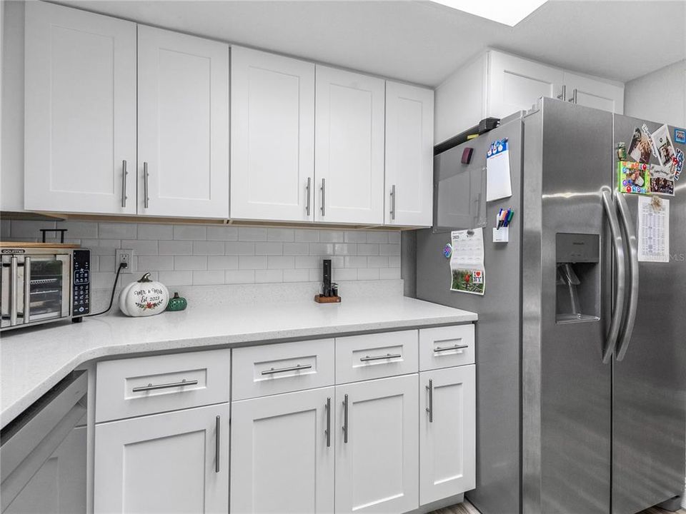 For Sale: $149,999 (2 beds, 2 baths, 1072 Square Feet)