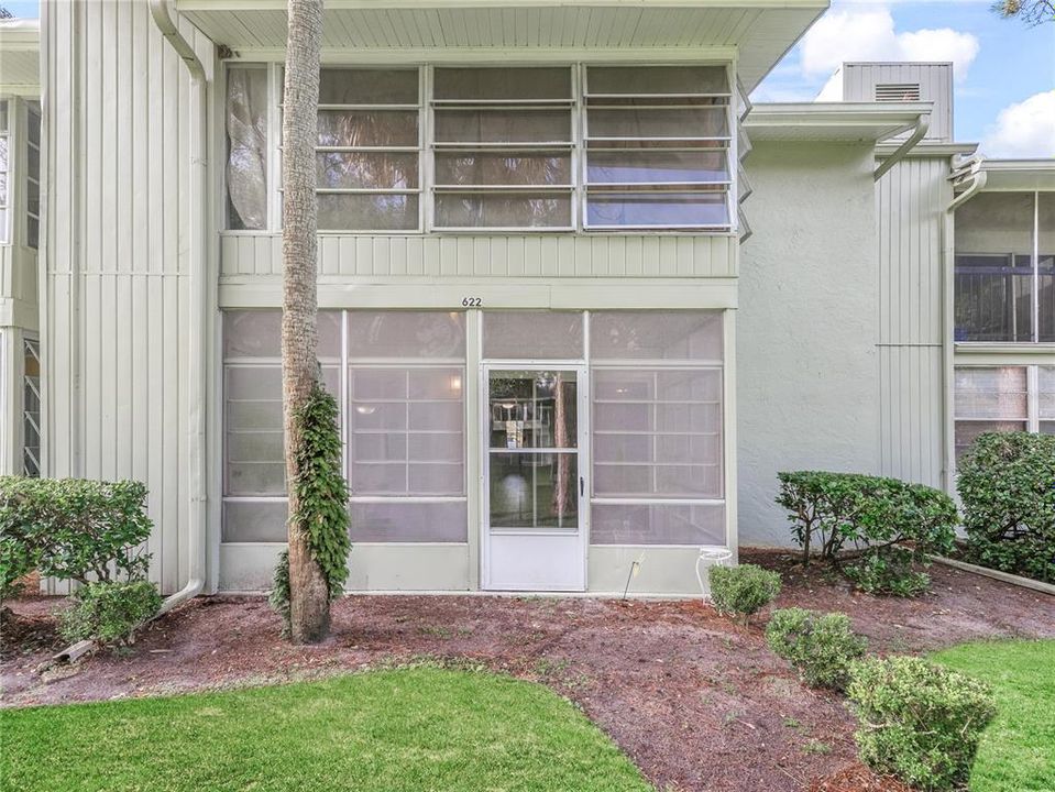 For Sale: $149,999 (2 beds, 2 baths, 1072 Square Feet)