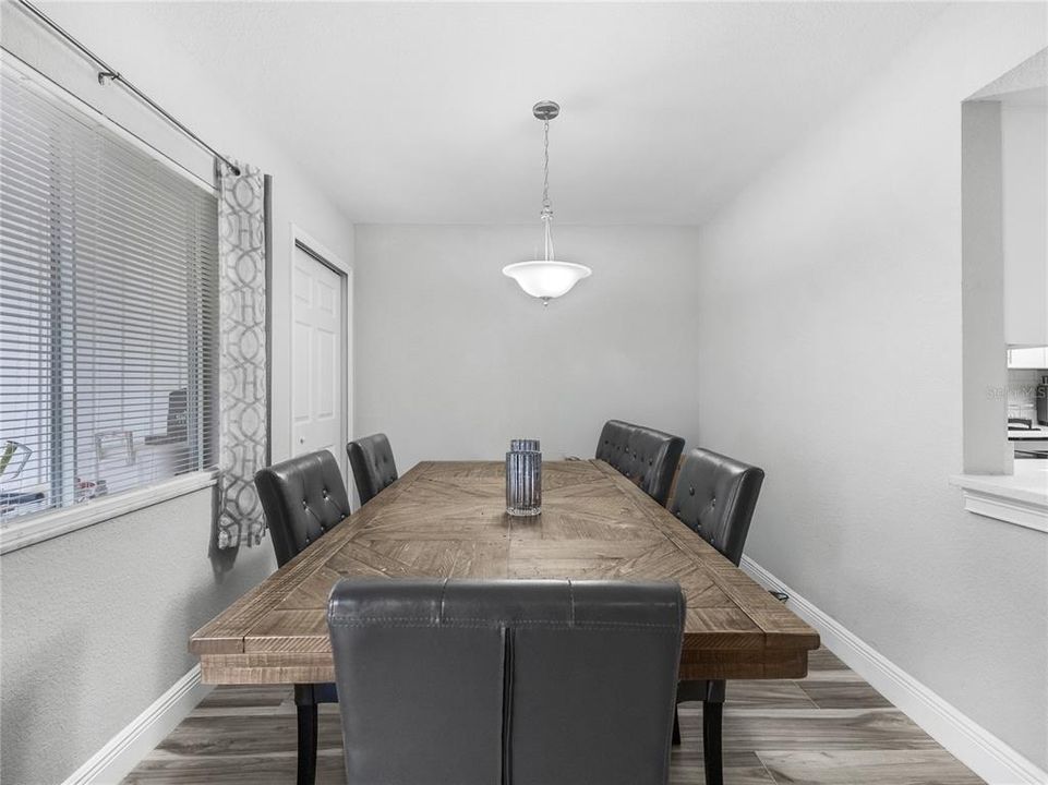 For Sale: $149,999 (2 beds, 2 baths, 1072 Square Feet)