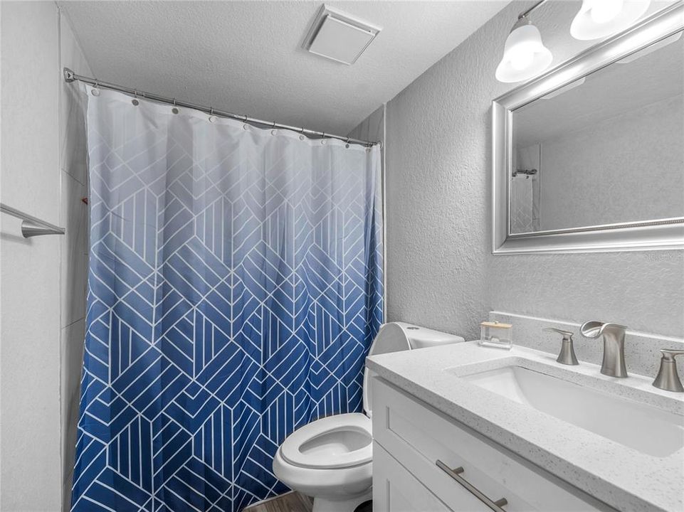 For Sale: $149,999 (2 beds, 2 baths, 1072 Square Feet)