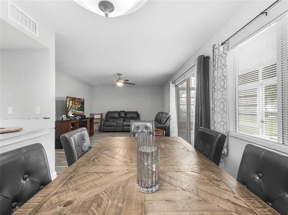 For Sale: $149,999 (2 beds, 2 baths, 1072 Square Feet)