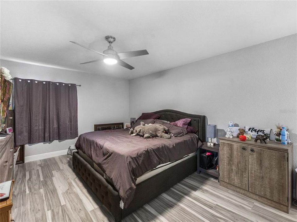 For Sale: $149,999 (2 beds, 2 baths, 1072 Square Feet)