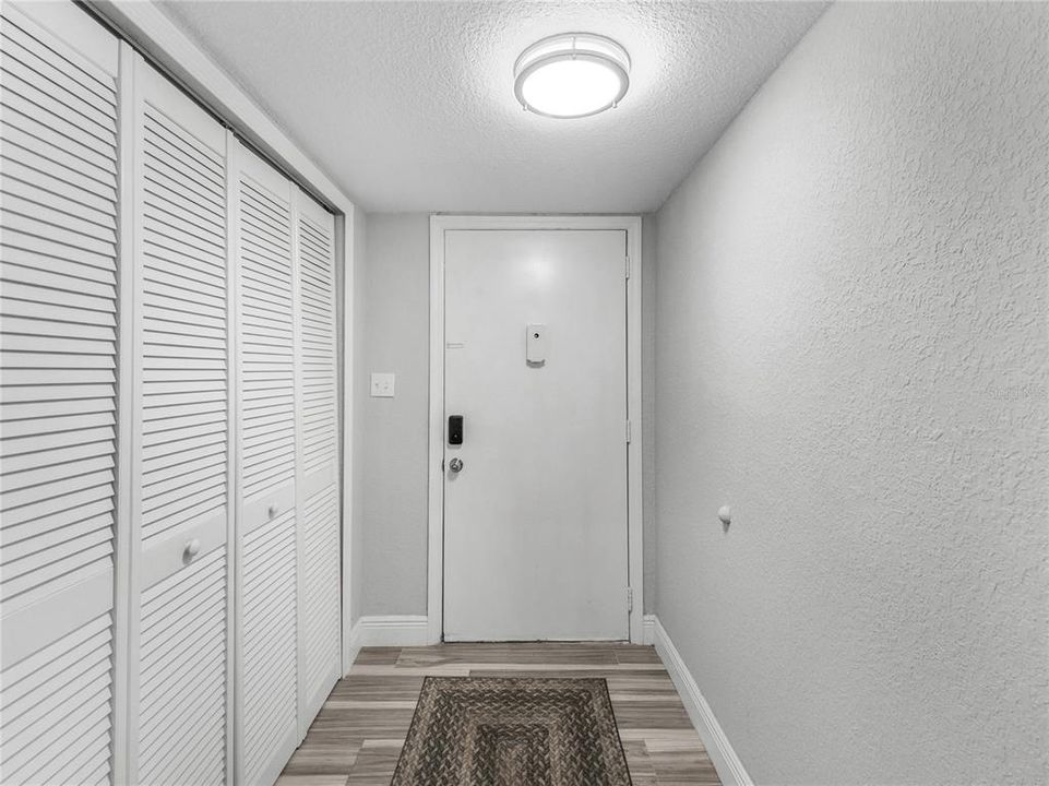 For Sale: $149,999 (2 beds, 2 baths, 1072 Square Feet)