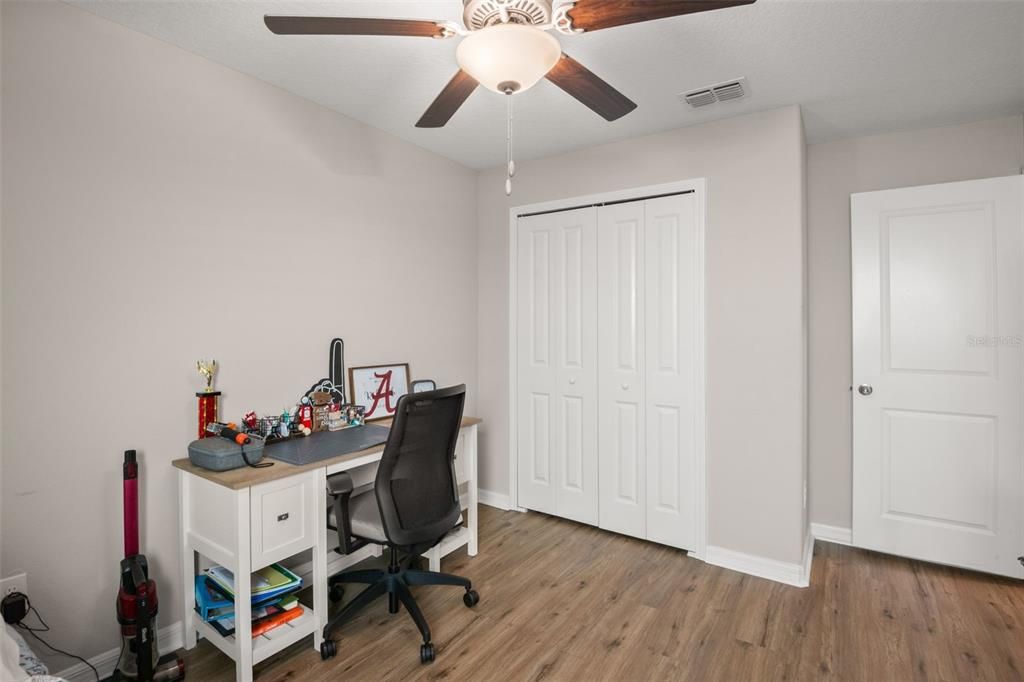 For Sale: $319,900 (3 beds, 2 baths, 1451 Square Feet)