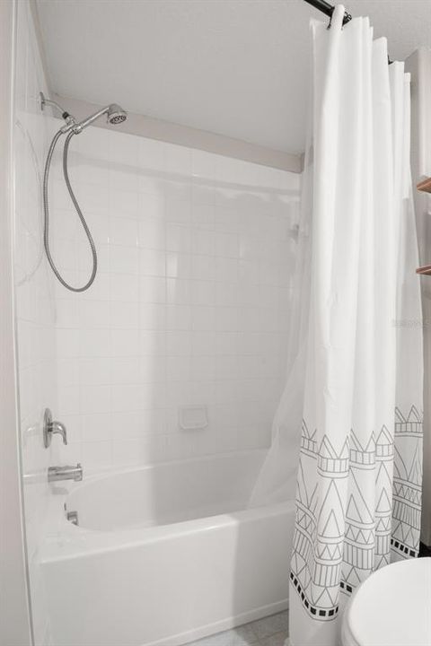 For Sale: $319,900 (3 beds, 2 baths, 1451 Square Feet)