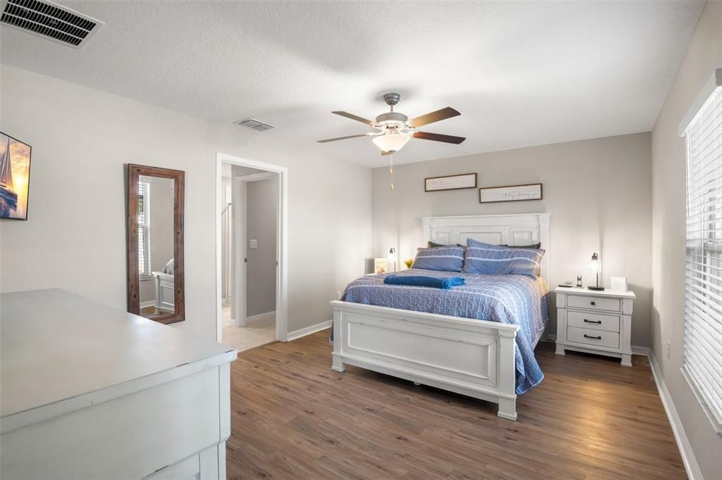 For Sale: $319,900 (3 beds, 2 baths, 1451 Square Feet)