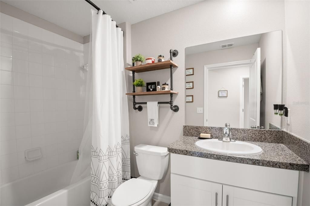 For Sale: $319,900 (3 beds, 2 baths, 1451 Square Feet)