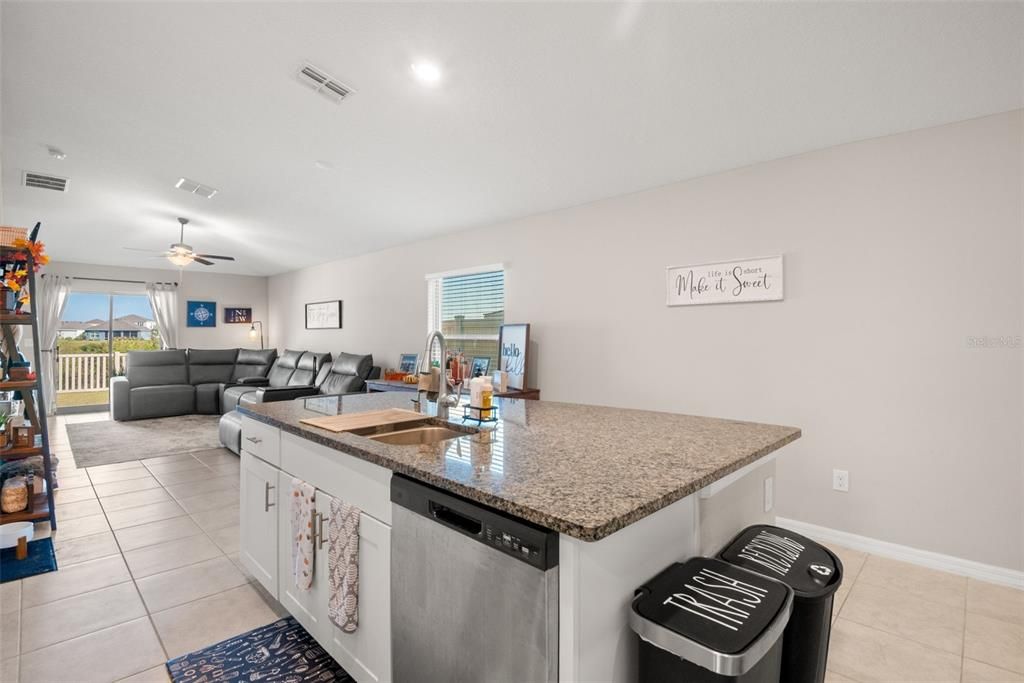 For Sale: $319,900 (3 beds, 2 baths, 1451 Square Feet)