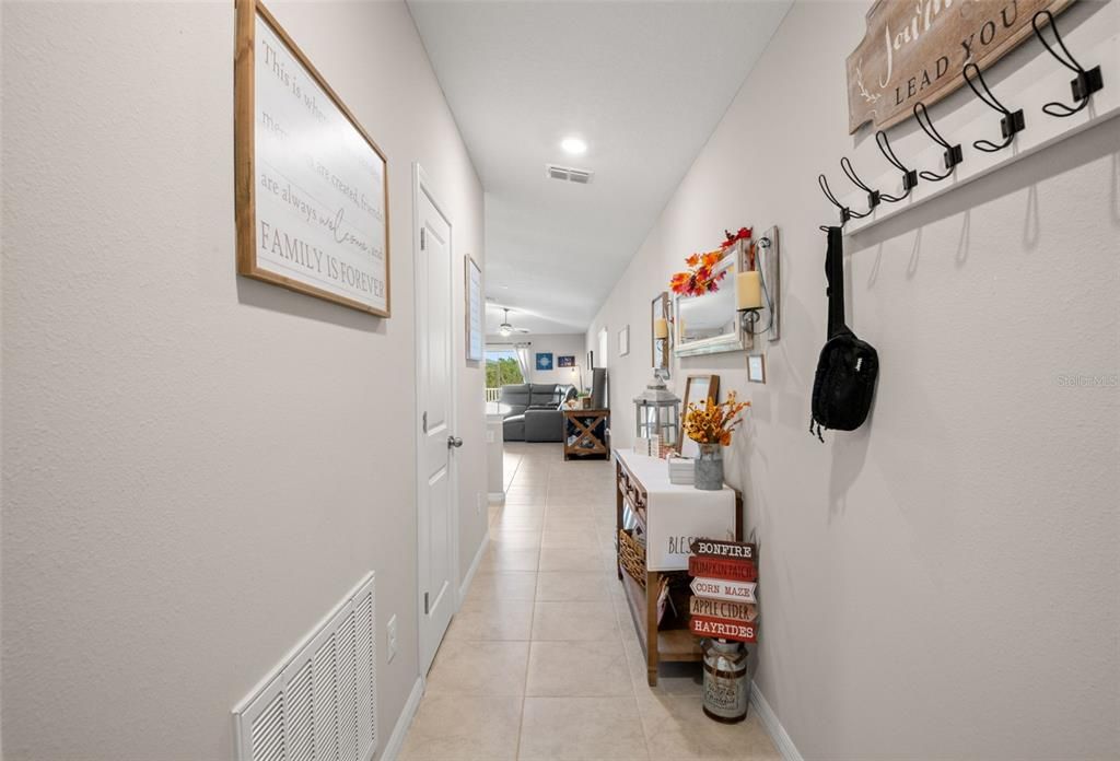 For Sale: $319,900 (3 beds, 2 baths, 1451 Square Feet)