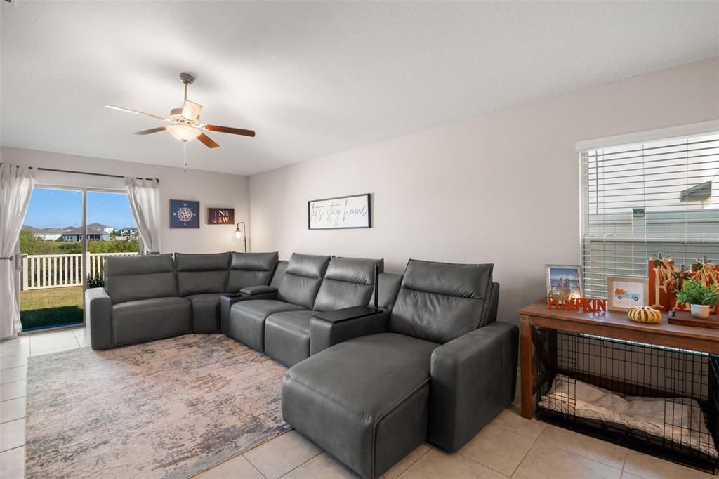 For Sale: $319,900 (3 beds, 2 baths, 1451 Square Feet)