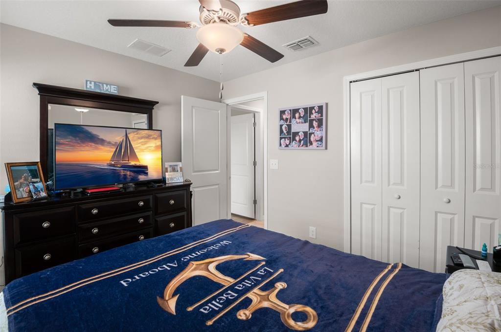 For Sale: $319,900 (3 beds, 2 baths, 1451 Square Feet)