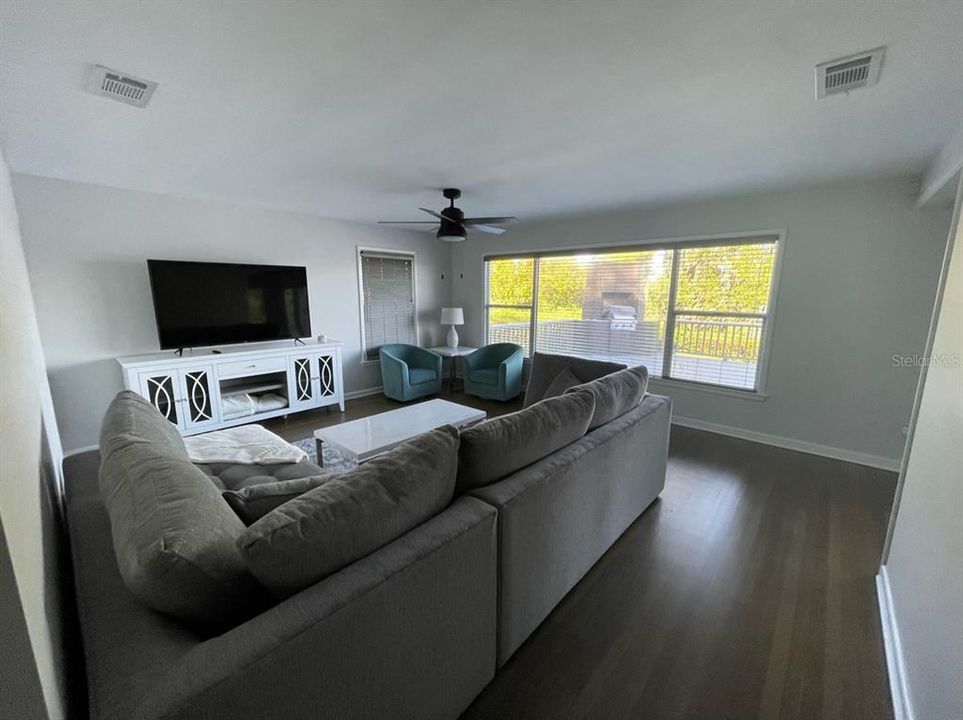 出租: $2,850 (3 贝兹, 2 浴室, 1776 平方英尺)