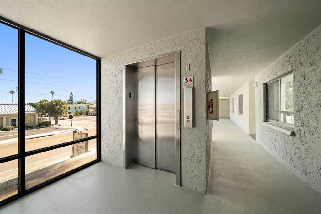 For Sale: $849,000 (3 beds, 2 baths, 1200 Square Feet)