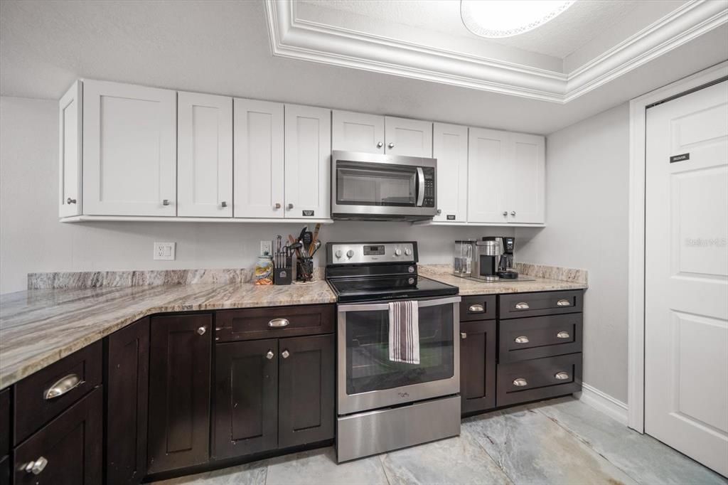 For Sale: $849,000 (3 beds, 2 baths, 1200 Square Feet)