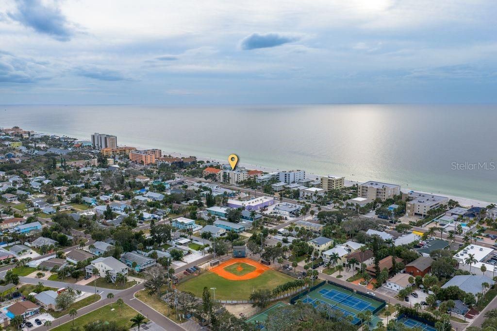 For Sale: $849,000 (3 beds, 2 baths, 1200 Square Feet)