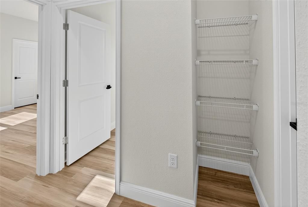 For Sale: $339,000 (4 beds, 3 baths, 1949 Square Feet)