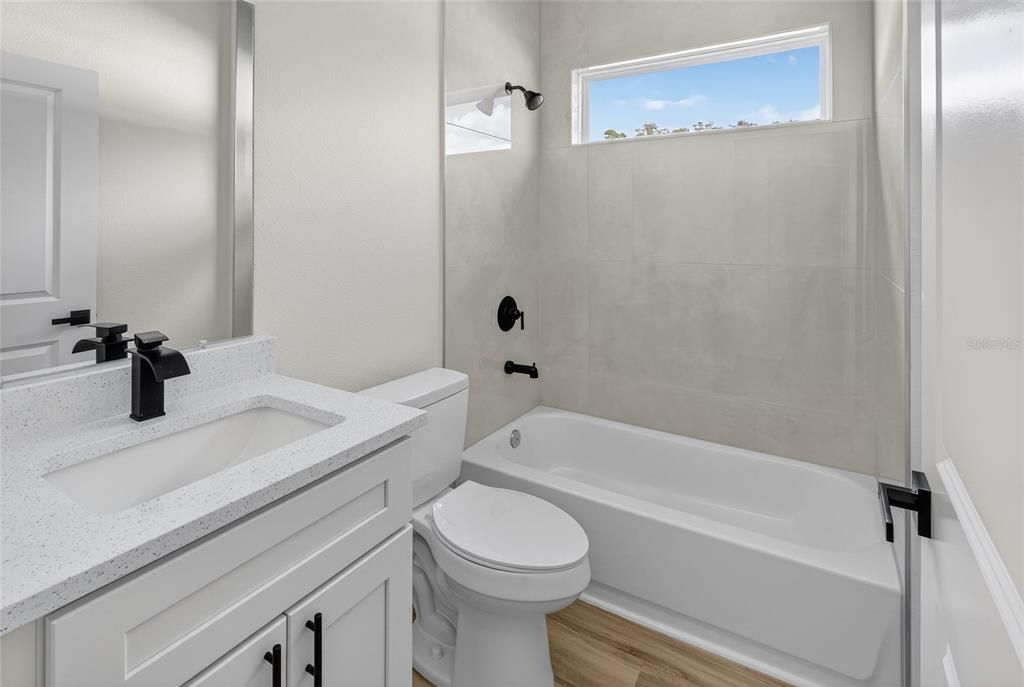 For Sale: $339,000 (4 beds, 3 baths, 1949 Square Feet)