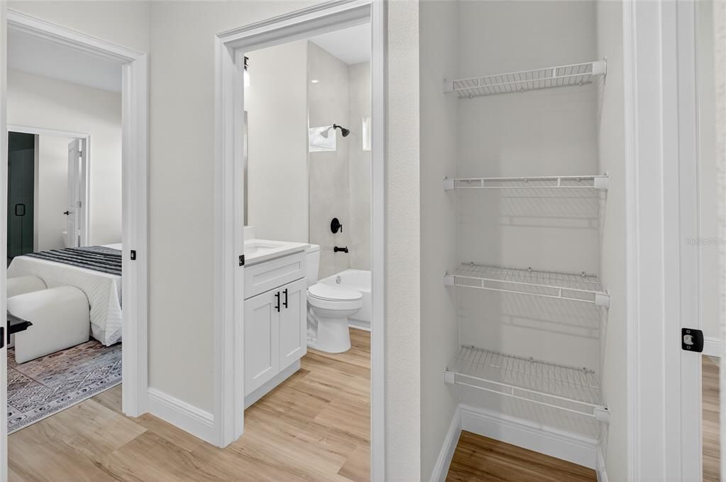 For Sale: $339,000 (4 beds, 3 baths, 1949 Square Feet)