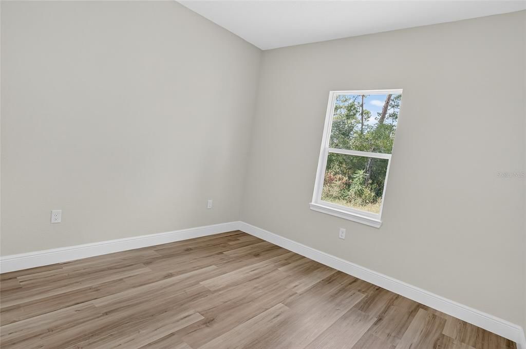 For Sale: $339,000 (4 beds, 3 baths, 1949 Square Feet)