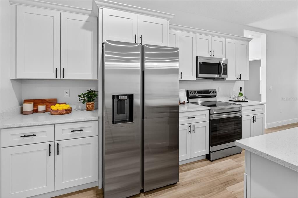 For Sale: $339,000 (4 beds, 3 baths, 1949 Square Feet)