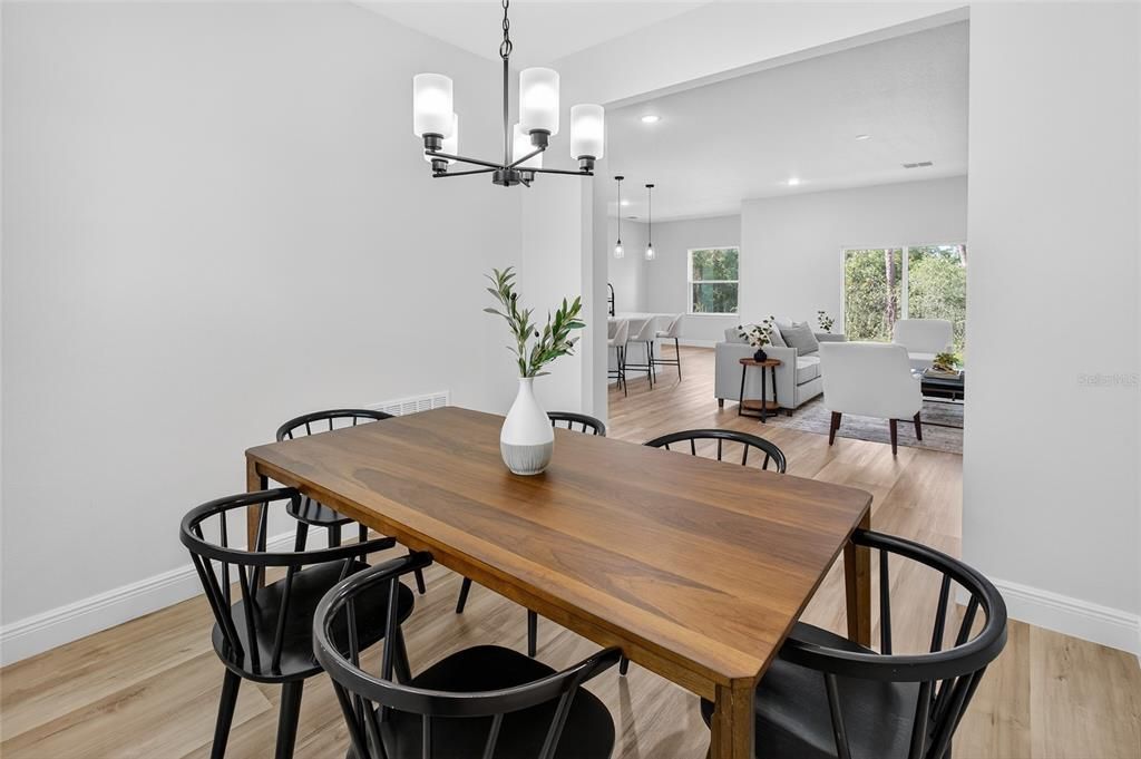 For Sale: $339,000 (4 beds, 3 baths, 1949 Square Feet)