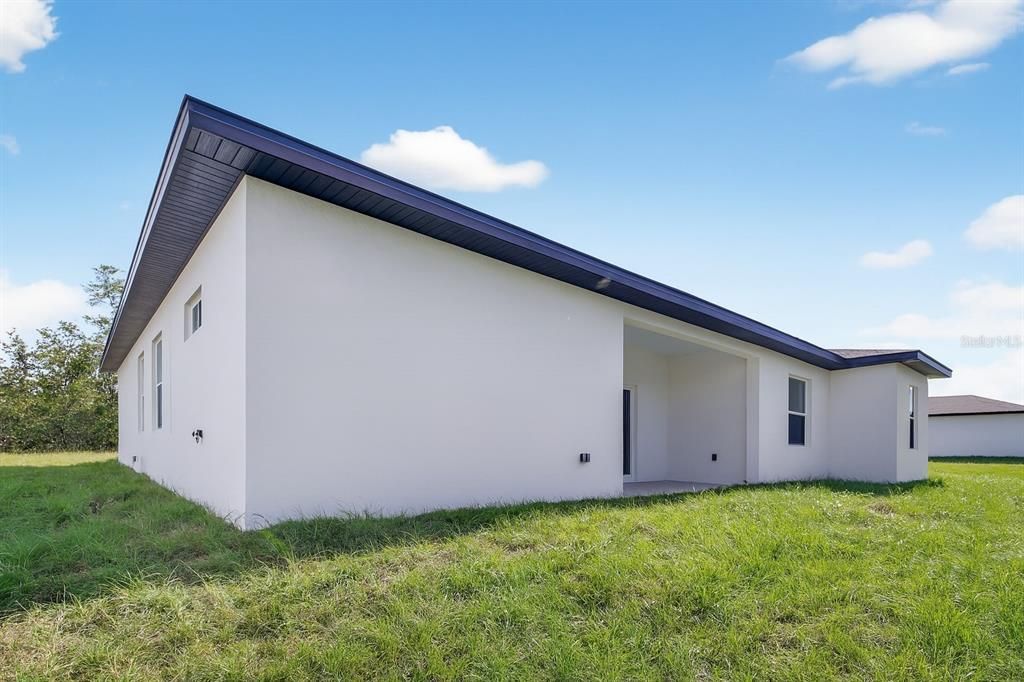 For Sale: $339,000 (4 beds, 3 baths, 1949 Square Feet)