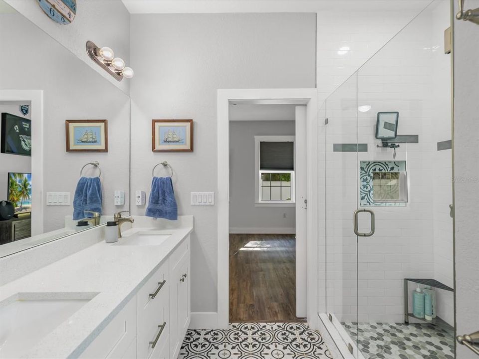 待售: $443,000 (3 贝兹, 2 浴室, 1484 平方英尺)