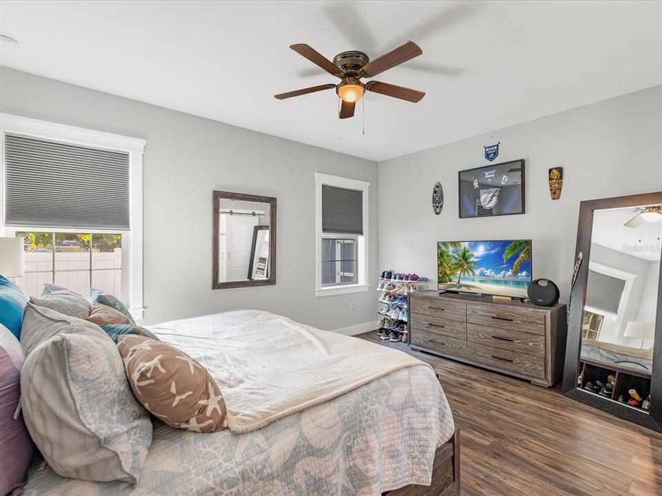 待售: $443,000 (3 贝兹, 2 浴室, 1484 平方英尺)