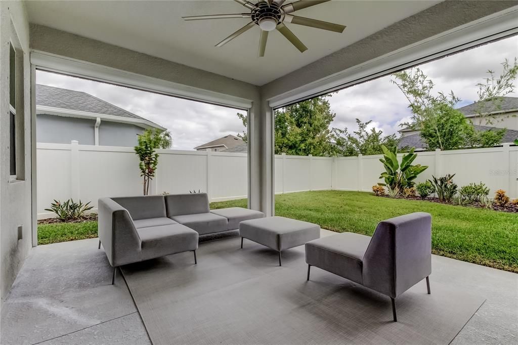 Activo con contrato: $540,000 (3 camas, 2 baños, 2200 Pies cuadrados)