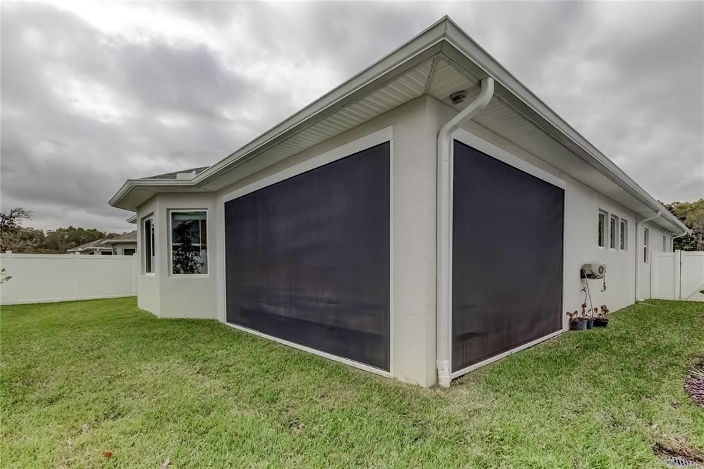 Activo con contrato: $540,000 (3 camas, 2 baños, 2200 Pies cuadrados)