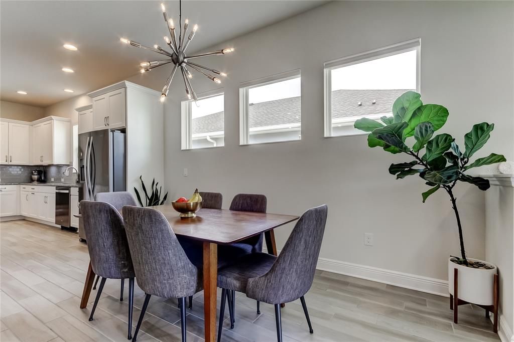 Activo con contrato: $540,000 (3 camas, 2 baños, 2200 Pies cuadrados)