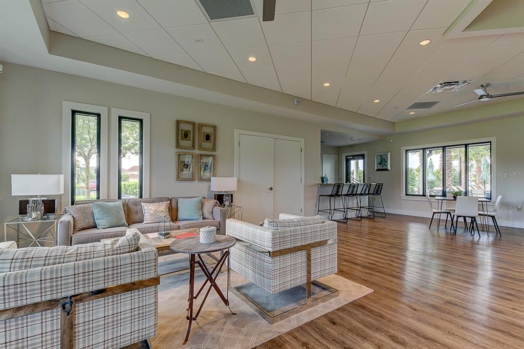 Activo con contrato: $540,000 (3 camas, 2 baños, 2200 Pies cuadrados)