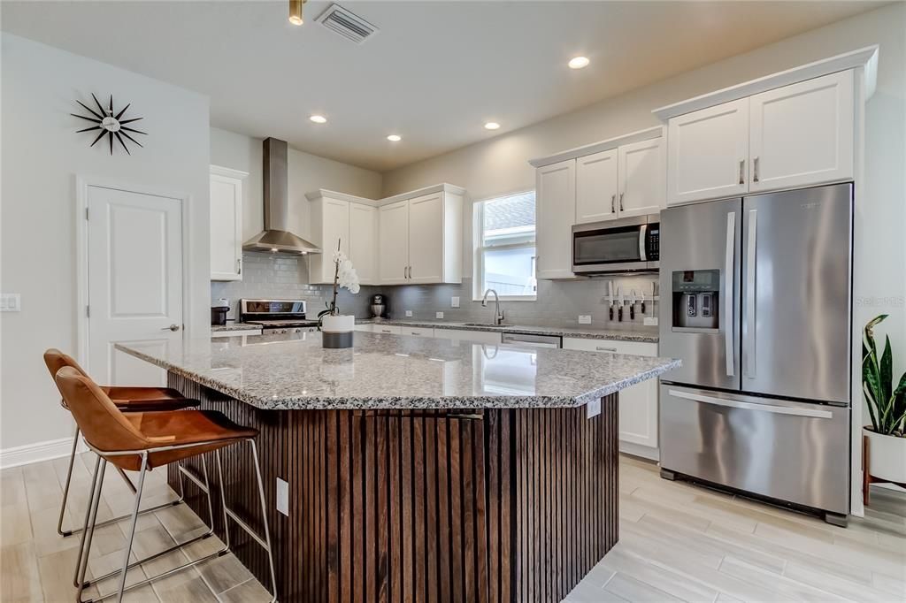 Activo con contrato: $540,000 (3 camas, 2 baños, 2200 Pies cuadrados)