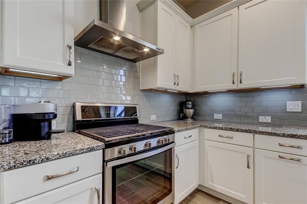 Activo con contrato: $540,000 (3 camas, 2 baños, 2200 Pies cuadrados)