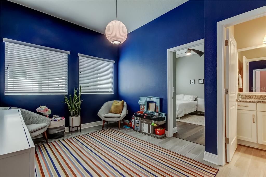 Activo con contrato: $540,000 (3 camas, 2 baños, 2200 Pies cuadrados)