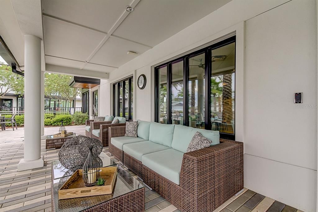 Activo con contrato: $540,000 (3 camas, 2 baños, 2200 Pies cuadrados)