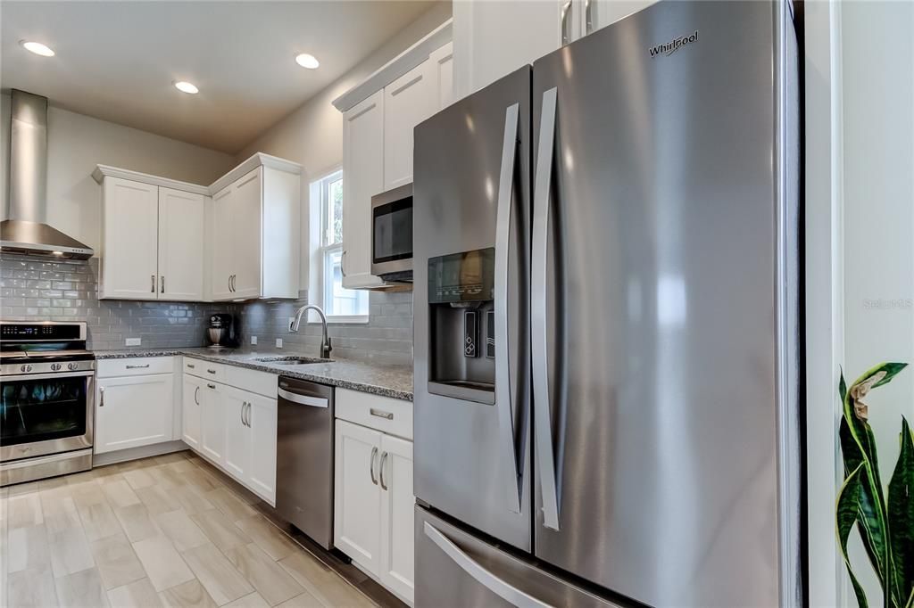 Activo con contrato: $540,000 (3 camas, 2 baños, 2200 Pies cuadrados)