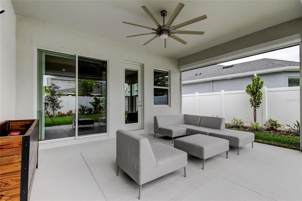 Activo con contrato: $540,000 (3 camas, 2 baños, 2200 Pies cuadrados)