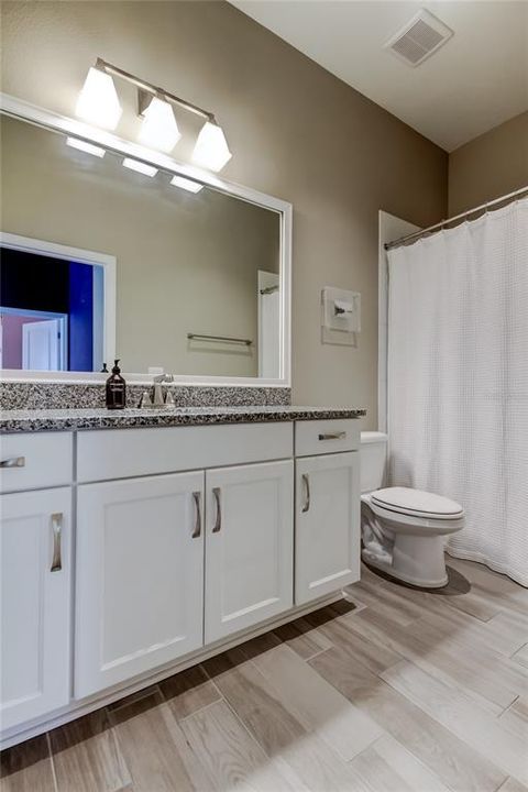 Activo con contrato: $540,000 (3 camas, 2 baños, 2200 Pies cuadrados)