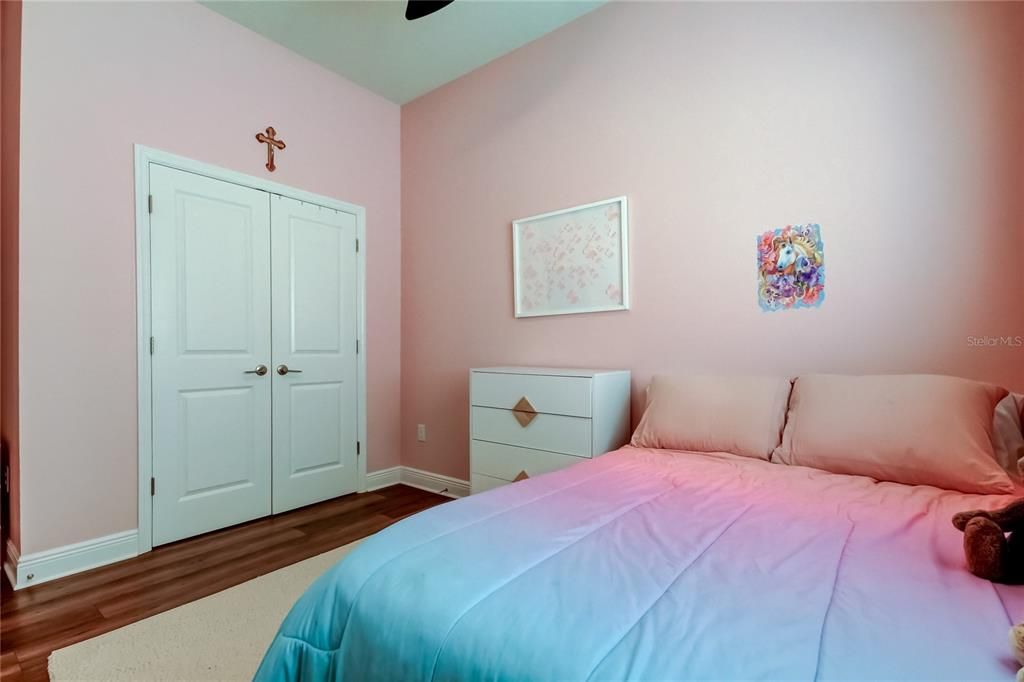 Activo con contrato: $540,000 (3 camas, 2 baños, 2200 Pies cuadrados)