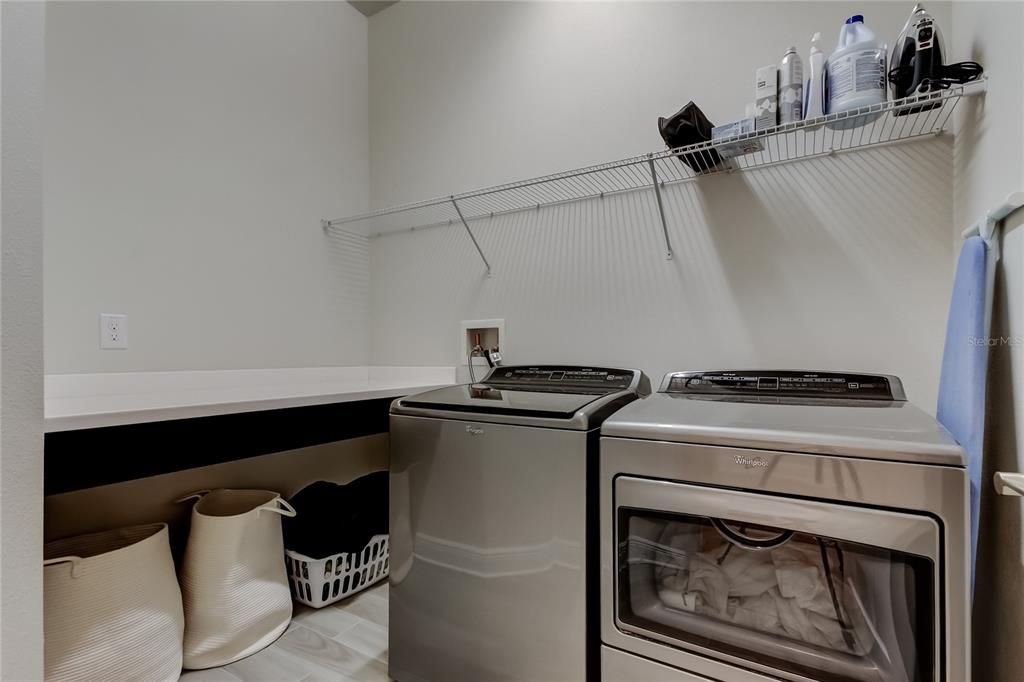 Activo con contrato: $540,000 (3 camas, 2 baños, 2200 Pies cuadrados)