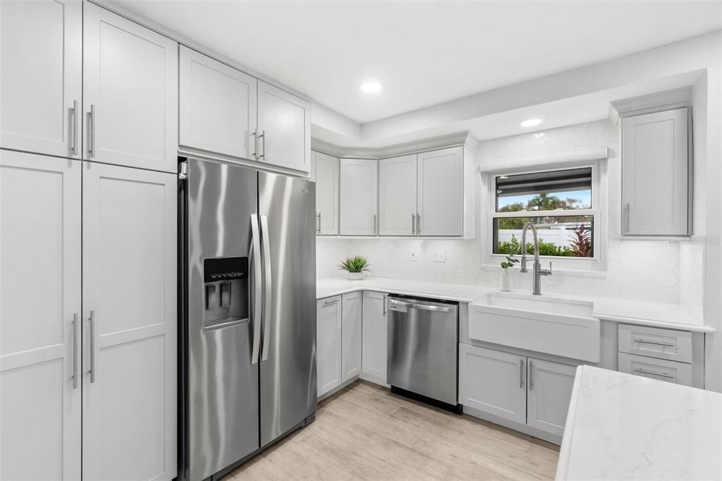 合同活跃: $499,999 (3 贝兹, 2 浴室, 1543 平方英尺)