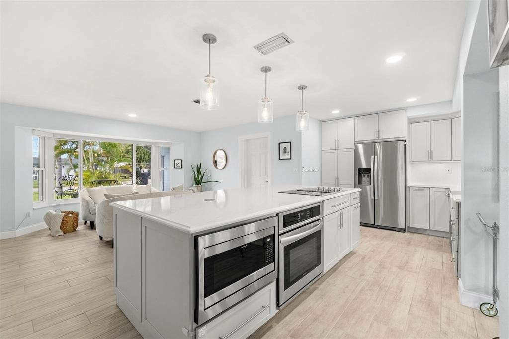 合同活跃: $499,999 (3 贝兹, 2 浴室, 1543 平方英尺)