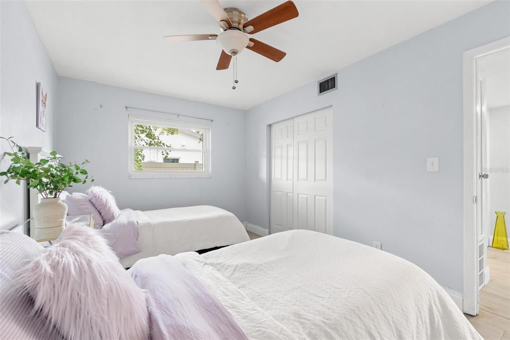 合同活跃: $499,999 (3 贝兹, 2 浴室, 1543 平方英尺)