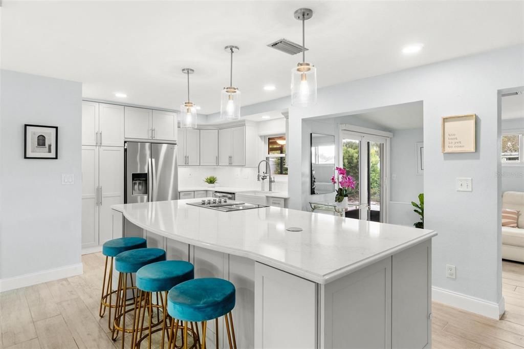 合同活跃: $499,999 (3 贝兹, 2 浴室, 1543 平方英尺)